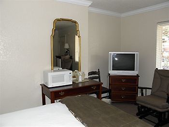 Smokyland Motel - Гетлинбург Екстериор снимка